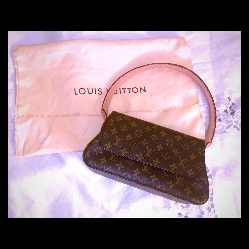 Louis Vuitton Looping Shoulder Bag